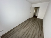 Kind hinten - 