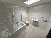 Bad - 3 Zimmer Dachgeschoßwohnung zur Miete in Gera