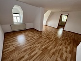 Wohnzimmer - Dachgeschoßwohnung mit 73,00 m&sup2; in Gera zum Kaufen