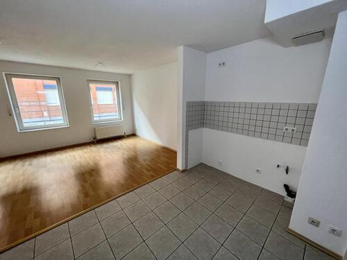 Eingang & Küche - 1 Zimmer Etagenwohnung zur Miete in Gera