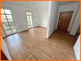 Wohnen & Flur - Schicke Wohnung mit Balkon und Aufzug nahe dem Stadtzentrum in ruhiger Lage!