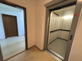 Treppenhaus & Aufzug - 