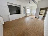 Verkaufsfläche vorne (1) - Schnäppchen! Großes Ladenlokal als Einzelhandel, Praxis oder Büro in Gera-Debschwitz zu vermieten !