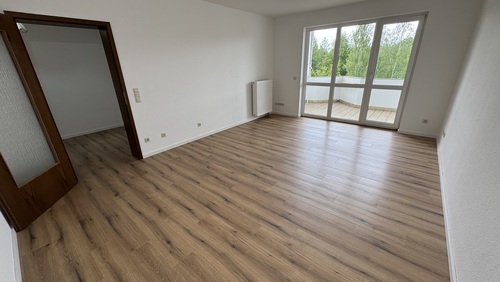 Wohnzimmer - 2 Raum Wohnung mit Balkon und Aufzug im ansprechendem Wohnumfeld in Gera