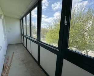 mit Wintergarten und Balkon: helle 2-Raum-Wohnung in Gera-Bieblach!