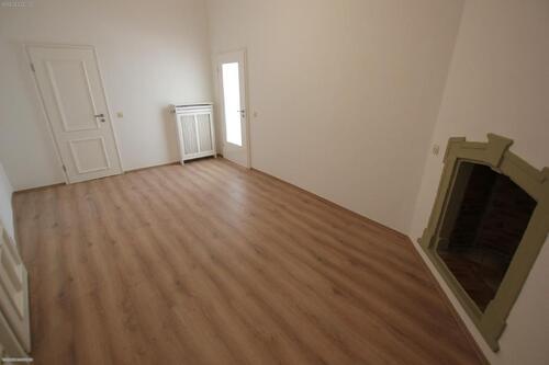 Flur - Eingang mit Kamin - 