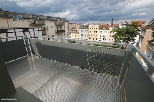 Balkon - 4 Zimmer Dachgeschoßwohnung zur Miete in Gera