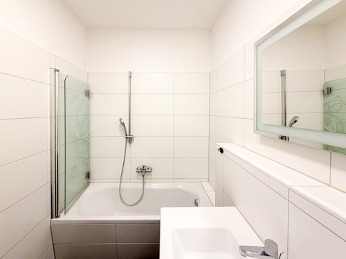 Bad - 4 Zimmer Dachgeschoßwohnung in Gera