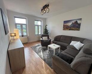 Neuwertige Einbauküche und kurze Wege ins Zentrum! Helle möblierte 2 Raum Wohnung - Gera