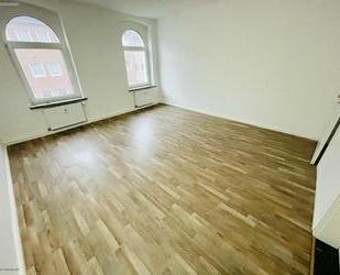 Modern sanierte 4 Raum-Wohnung mit Balkon und schickem Bad! - Gera