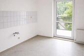 Küchen mit Balkonblick - 2 Zimmer Etagenwohnung in Gera
