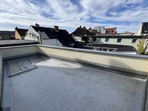 Terrasse (1) - 2 Zimmer Dachgeschoßwohnung zur Miete in Gera