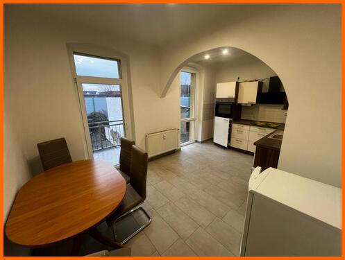 Küche - Sanierte 4-Raum-Wohnung mit Balkon und Einbauküche!