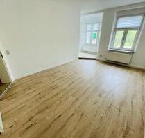 Schicke 3 R-Whg. mit Balkon, Dusche & neuer EBK - am Hofwiesenpark. - Gera