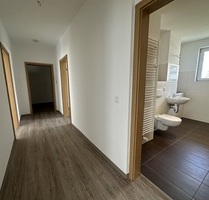 3 Raum Wohnung mit Balkon, modernen Bad mit Wanne & Dusche. - Gera