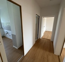 Neuer Fußboden und Balkon! 4 Zimmer Wohnung in Gera Langenberg