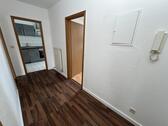 Flur Eingang - Dachgeschoßwohnung mit 99,00 m&sup2; in Weida zur Miete
