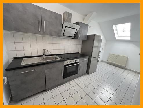 Küche - Renovierte 4 Zimmer Wohnung mit neuer Einbauküche im Herzen von Weida!