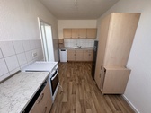 Küche - Mit Einbauküche! Preiswerte 2 DG-Zimmer Wohnung im Zentrum von Weida!