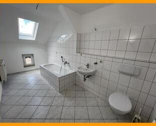 Preiswerte 2 DG-Zimmer Wohnung im Zentrum von Weida!