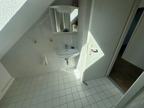 Bad neu (3) - 3 Zimmer Dachgeschoßwohnung in Weida