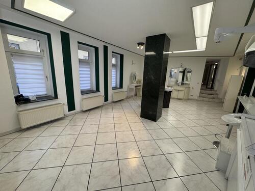 Laden I vorne - 6 Zimmer Laden, Geschäft, Verkaufsfläche zur Miete in Gera