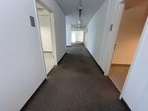 Flur Eingangsbereich - 15 Zimmer Büro zur Miete in Gera