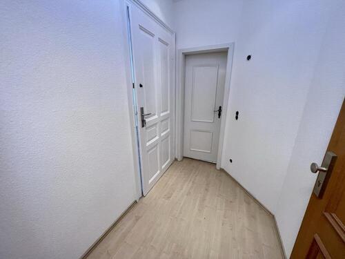 Flur Eingang - 2 Zimmer Etagenwohnung in Gera