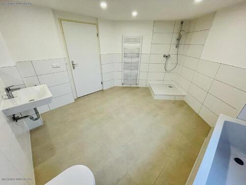 Bad - 4 Zimmer Dachgeschoßwohnung in Gera
