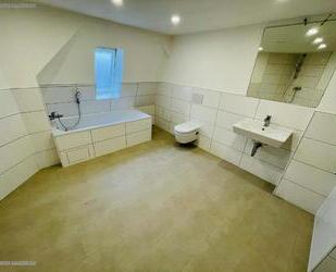 **Ihr neues Zuhause wartet: 4-Raum-Wohnung mit Komfort-Badezimmer und großzügigem Wohnambiente!** - Gera
