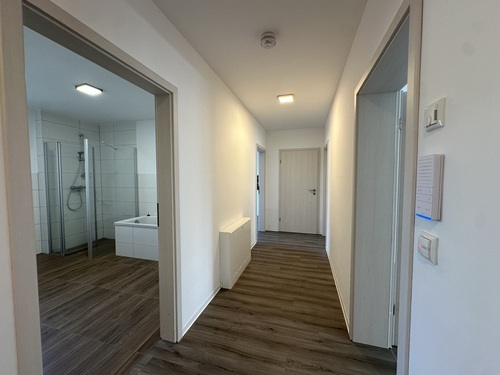 Flur - Moderne 4-Raum Wohnung mit Balkon & Loggia - Neubau am Reuß Park
