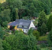 Charmante Doppelhaushälfte mit moderner Wärmepumpe, Wintergarten & gepflegtem Grundstück in BergaElster