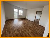 Wohnen - Schicke 3-Raum Wohnung mit modernem Bad, Balkon und Gartennutzung in ruhiger Anliegerstraße!