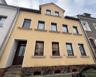 Mehrfamilienhaus mit Potential in zentraler Lage von Weida sucht Sie als neuen Besitzer!