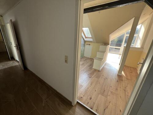 Flur & Küche DG - Einfamilienhaus mit 231,00 m&sup2; in Weida zum Kaufen