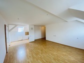 Wohnzimmer - 3 Zimmer Dachgeschoßwohnung in Gera