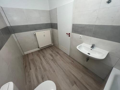 Bad - 2 Zimmer Etagenwohnung zur Miete in Gera