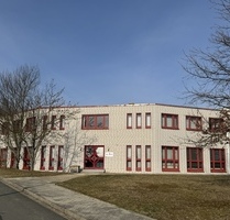 Vielseitiges Bürogebäude zum Verkauf in Gera – Schulungsräume, Parkplätze, gute Lage.