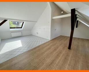 Mit Weitblick! 2,5 Raum DG Wohnung mit offener Küche im Wohnzimmer. Modernes Bad mit Wanne! - Gera