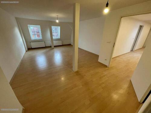 Wohnzimmer - 4 Zimmer Dachgeschoßwohnung zur Miete in Gera