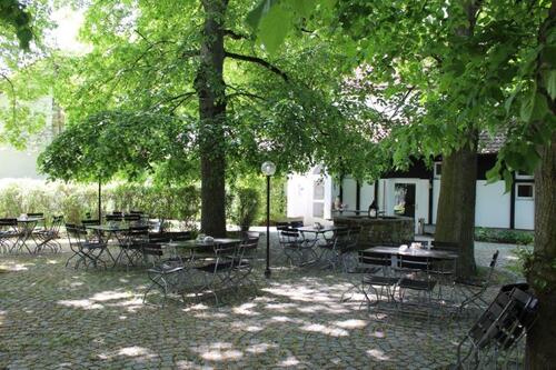 Idyllischer Biergarten - 10 Zimmer Gaststätte, Restaurant, Lokal zum Kaufen in Bocka