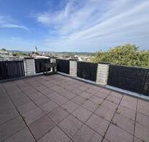 Was für ein Ausblick! 4 Raum Dachgeschoss-Wohnung mit Terrasse! - Gera