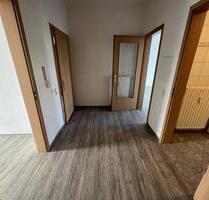 Zentral gelegen! Aufzug und Balkon! Schöne Single Wohnung - Gera