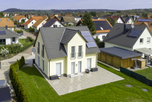 Ansicht - Einziehen & wohlfühlen: neuwertiges EFH mit Erdwärmeheizung, Terrasse und ca. 118 m² Wohnfläche in Top-Zustand in Caaschwitz!