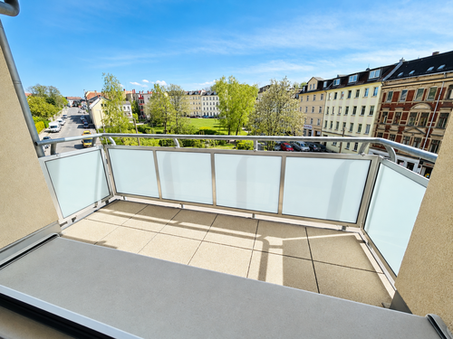 Balkon - 2 Raum Wohnungen mit Balkon, Bad mit Dusche und Aufzug im Haus - Im Geraer Ostviertel.