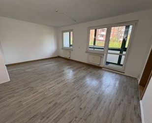 helle 2-Raum-Wohnung mit Wintergarten und Blick ins Grüne: in Gera-Bieblach!