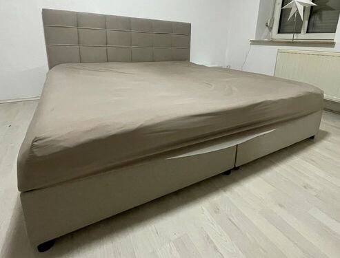 Bett - 
