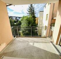 Süd-Balkon! 2-Raum Wohnung mit Dusche, Aufzug im Haus und Tiefgarage! - Gera