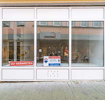 Ladengeschäft mit Schaufensterfront im Herzen von Bingen - Bingen am Rhein