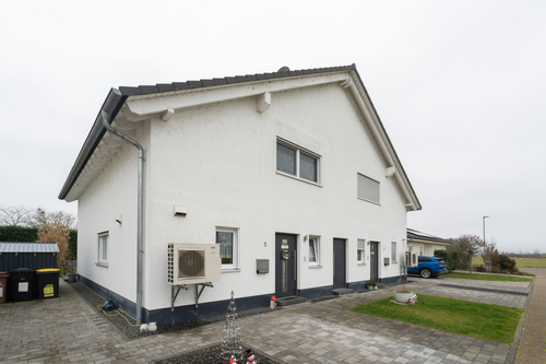 Ansicht links - 4 Zimmer Doppelhaushälfte in Grolsheim